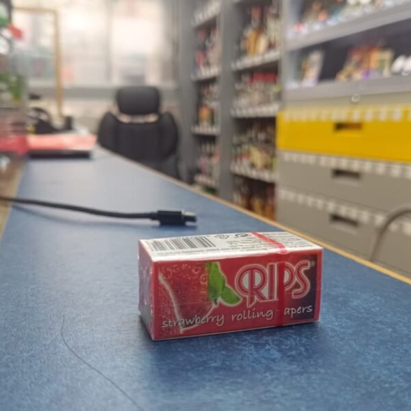Rips Rolls Strawberry Flavored Rolling Papers