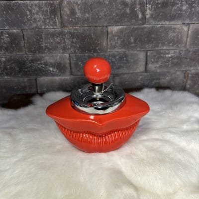 Vintage ceramic Hot lips spinning ash tray